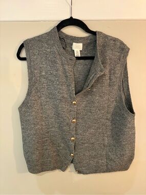 H&M Gray Sleeveless Knit Button Vest with Gold Buttons